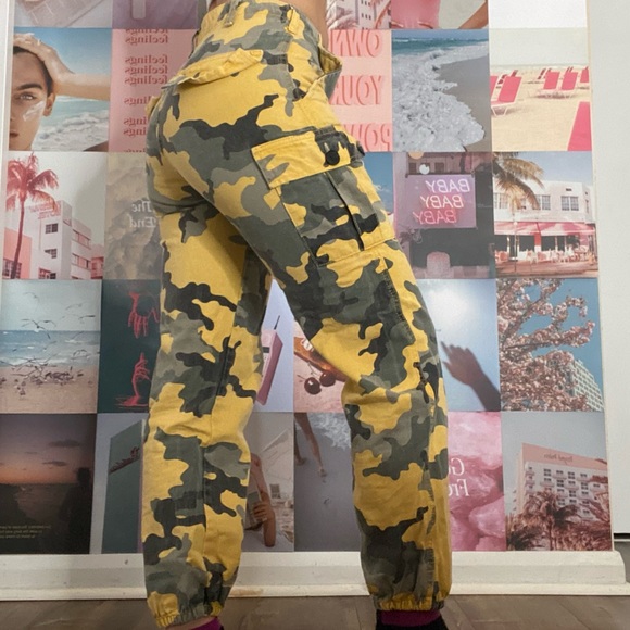 Camo Cargo pants Size 3 - Picture 3 of 4